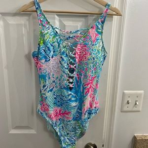 Lilly Pulitzer Sink or Swim Lattice Suit Size 8